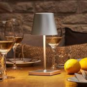 LED oppladbar bordlampe Nuindie mini, USB-C, sølv, IP54, dimbar.