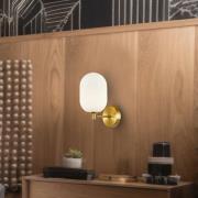 Vegglampe Alias, metall gullfarget, opalglas, 1 lyskilde