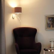 Vegglampe, Soro, hvit/rosa, leselampe