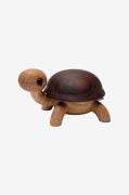Spring CopenhagenTre Dekorasjon Sporty Turtle baby 3,5 cmNaturPyntetin...