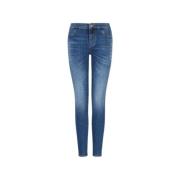 Hev din denimspill med skinny jeans