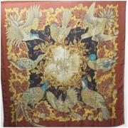 Pre-owned Silk scarves