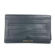 Pre-owned Leather clutches