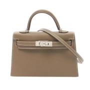 Pre-owned Leather handbags