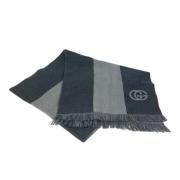 Pre-owned Fabric scarves