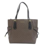 Pre-owned Fabric handbags