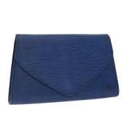 Pre-owned Leather clutches