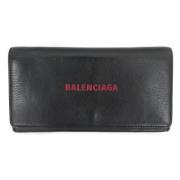 Pre-owned Leather wallets