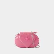 Rosa Skinn Crossbody-veske med Hjerte Klaff