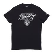 Brooklyn Nets Script Tee Svart/Hvit