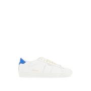 Minimalistiske skinn sneakers med perforeringer