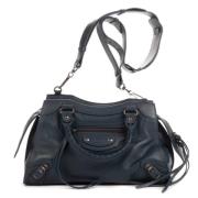 Pre-owned Leather handbags