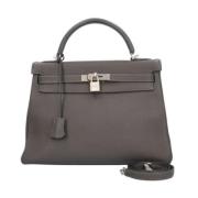 Pre-owned Leather handbags