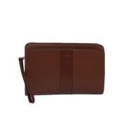 Pre-owned Leather clutches