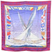 Pre-owned Silk scarves