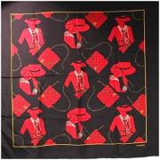 Pre-owned Silk scarves