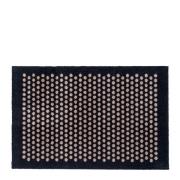 Tica Copenhagen - Dot gulvmatte 90x60 cm svart/sand