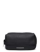 Modern Bar Washbag Toalettveske Black Calvin Klein