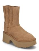 W Classic Twin Seam New Heights Shoes Wintershoes Beige UGG